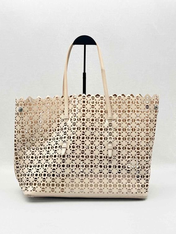 Pre-loved ALAIA Mina 25 Beige Tote Bag at Reems Closet