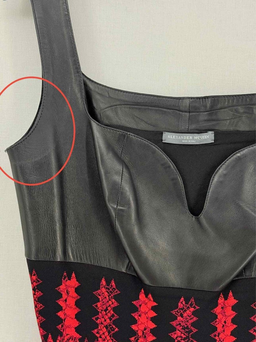 Pre-loved ALEXANDER MCQUEEN Black & Red Size XSmall Short Dress at Reems Closet