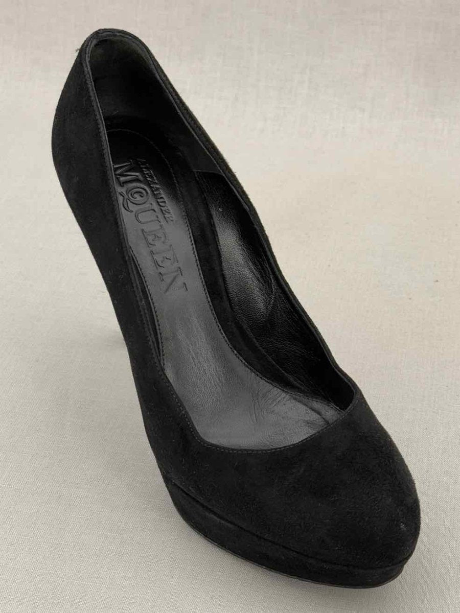 Pre - loved ALEXANDER MCQUEEN Black Size EU 37 Pumps at Reems Closet