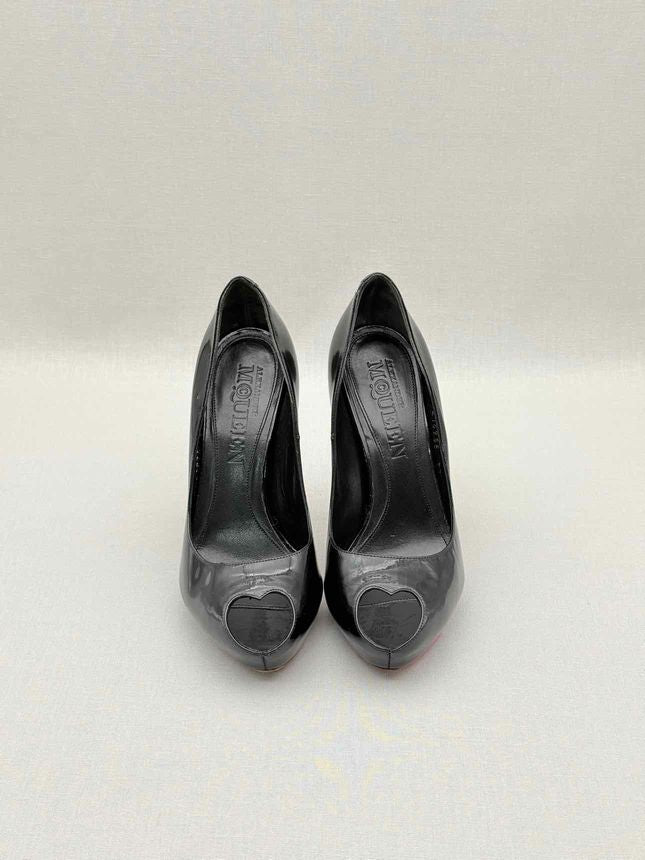 Pre - loved ALEXANDER MCQUEEN Heart Black Size EU 37 Pumps at Reems Closet