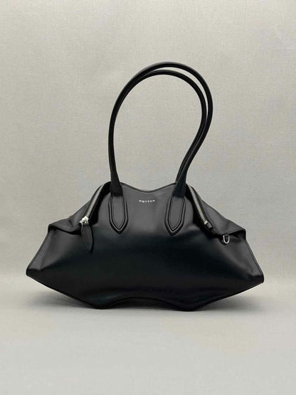 Pre-loved ALEXANDER MCQUEEN Manta Black Shoulder Bag at Reems Closet