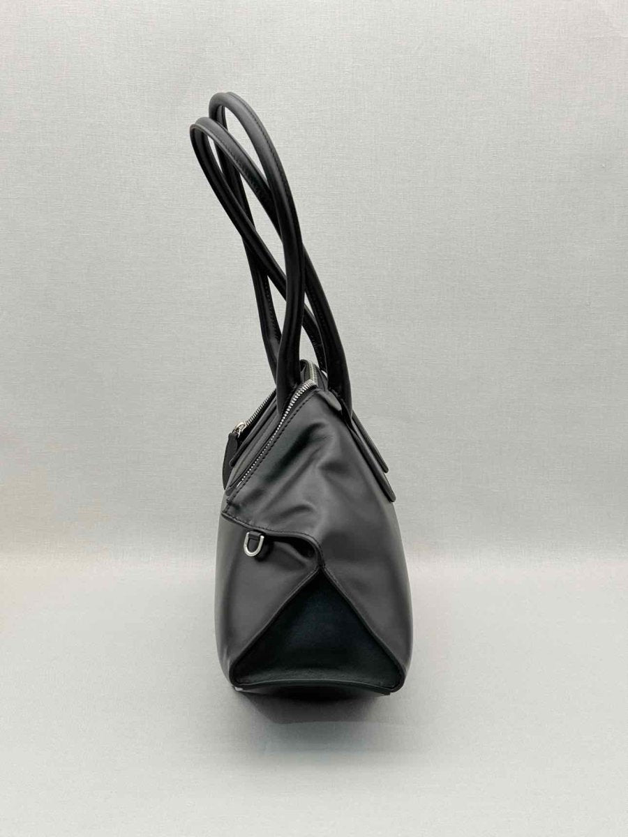 Pre-loved ALEXANDER MCQUEEN Manta Black Shoulder Bag at Reems Closet