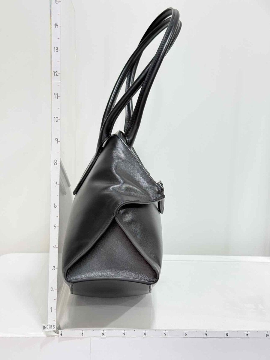 Pre-loved ALEXANDER MCQUEEN Manta Black Shoulder Bag at Reems Closet