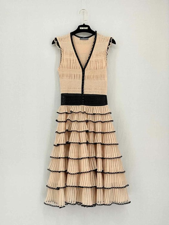 Pre-loved ALEXANDER MCQUEEN Size Small Knee Length Dress at Reems Closet