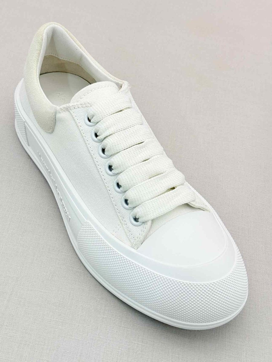 Pre-loved ALEXANDER MCQUEEN White Size EU 39 Sneakers at Reems Closet