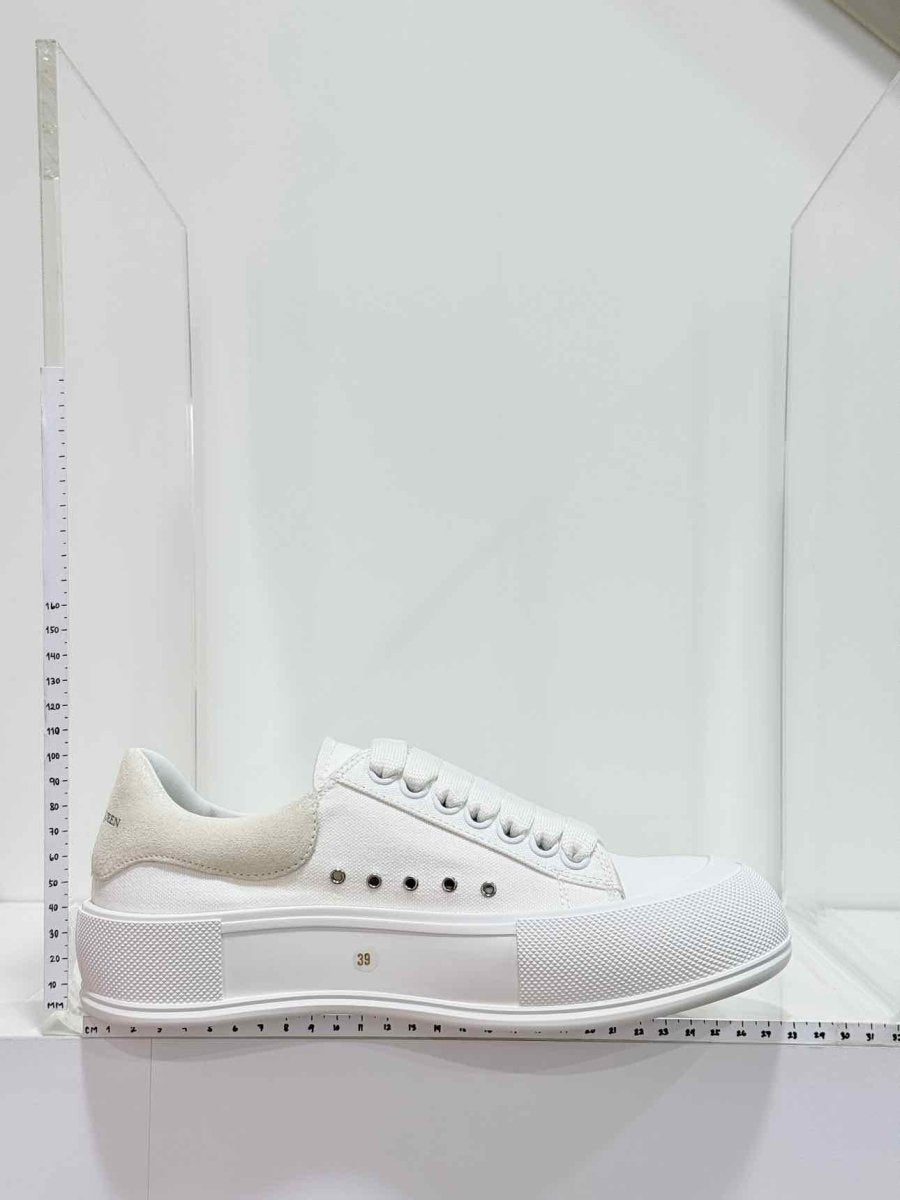 Pre-loved ALEXANDER MCQUEEN White Size EU 39 Sneakers at Reems Closet
