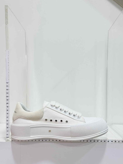 Pre-loved ALEXANDER MCQUEEN White Size EU 39 Sneakers at Reems Closet