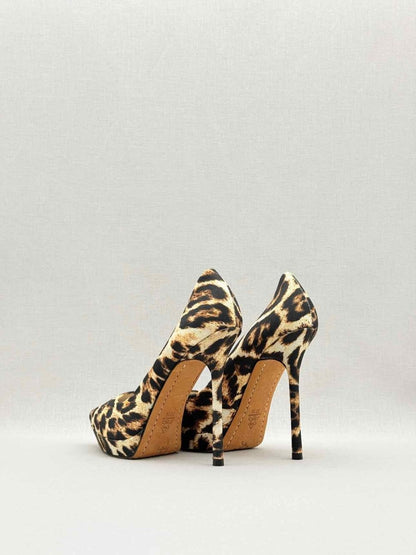 Pre - loved ALICE + OLIVIA Black & Beige Size EU 37.5 Pumps at Reems Closet