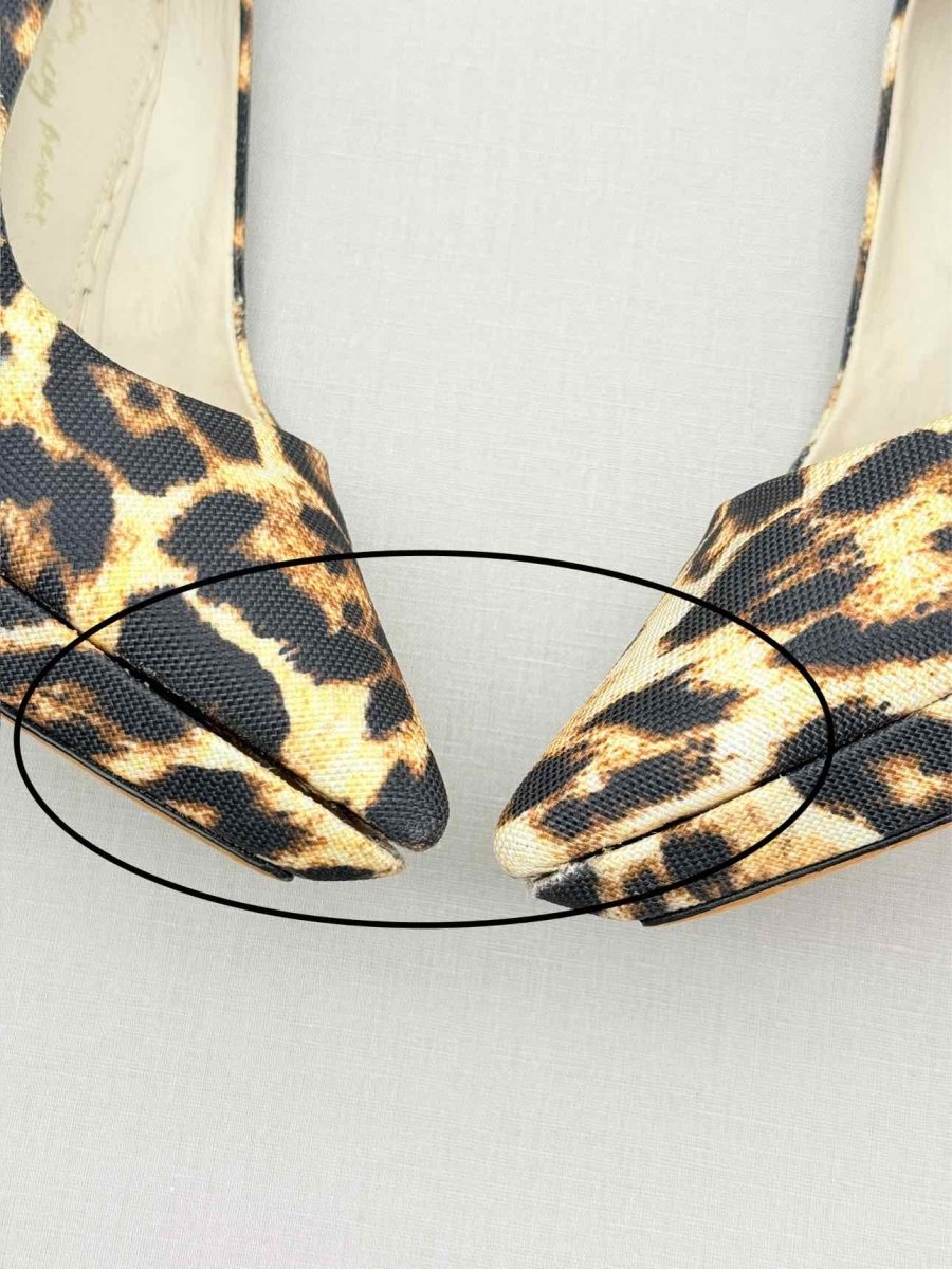 Pre - loved ALICE + OLIVIA Black & Beige Size EU 37.5 Pumps at Reems Closet