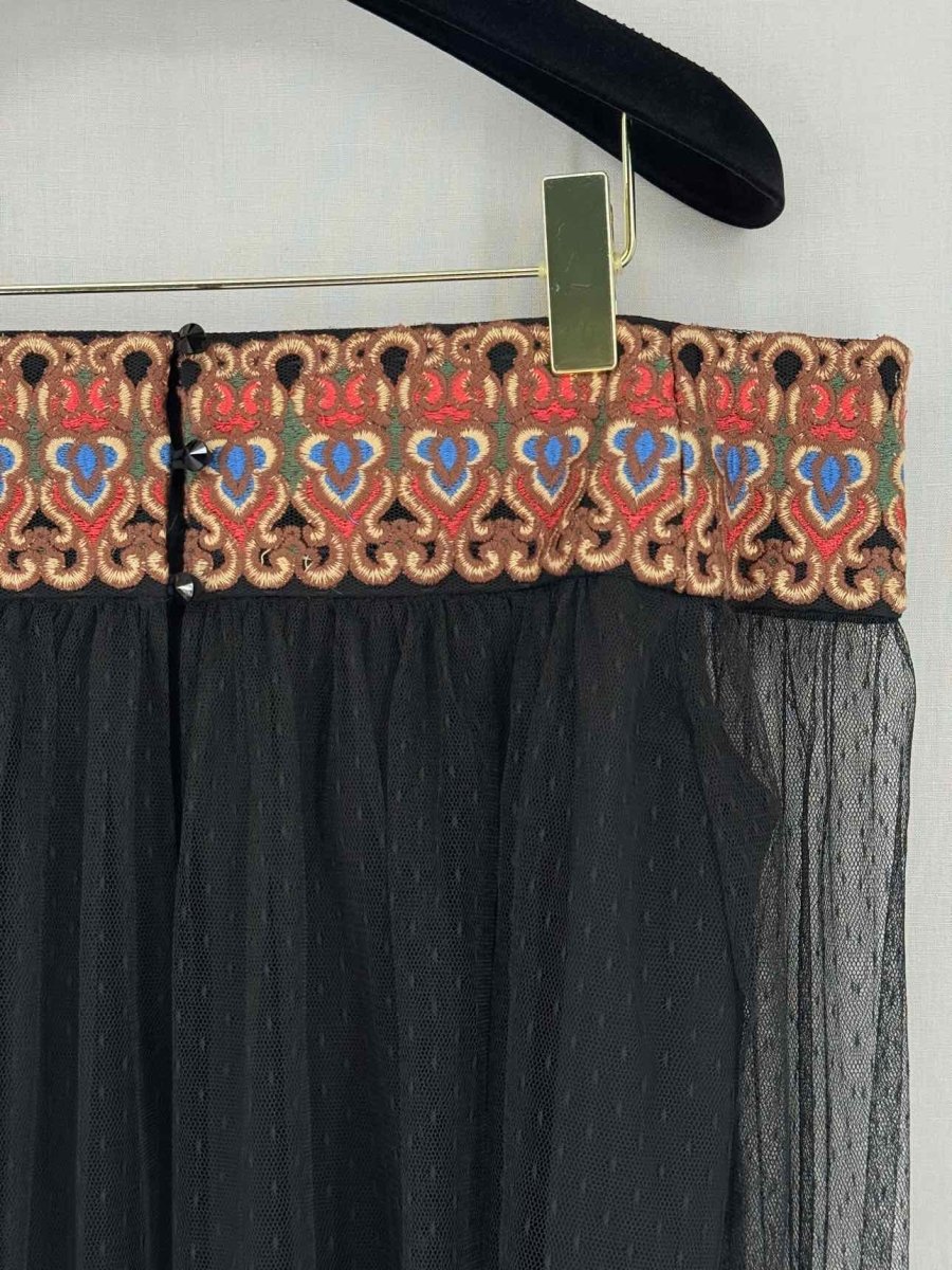 Pre - loved ALICE + OLIVIA Black Multicolor Size US 6 Top at Reems Closet