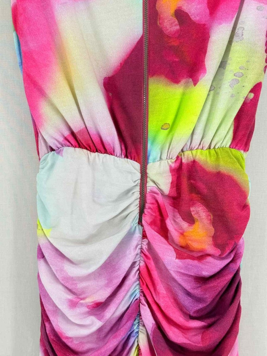 Pre-loved ALICE & OLIVIA BY STACEY BENDET Size Medium Short Dress at Reems Closet