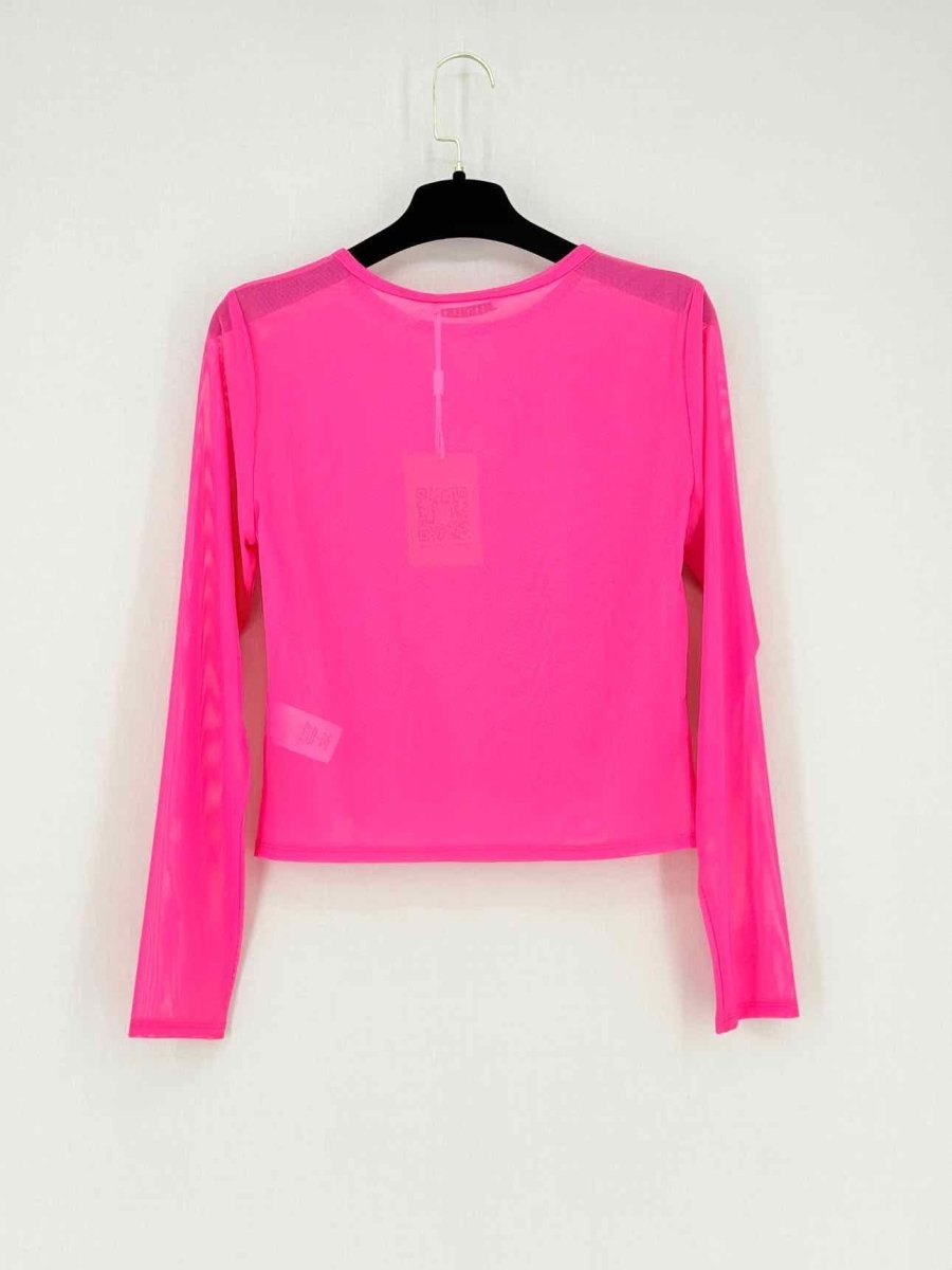 Pre - loved ALICE + OLIVIA Fuchsia Size Medium Top at Reems Closet