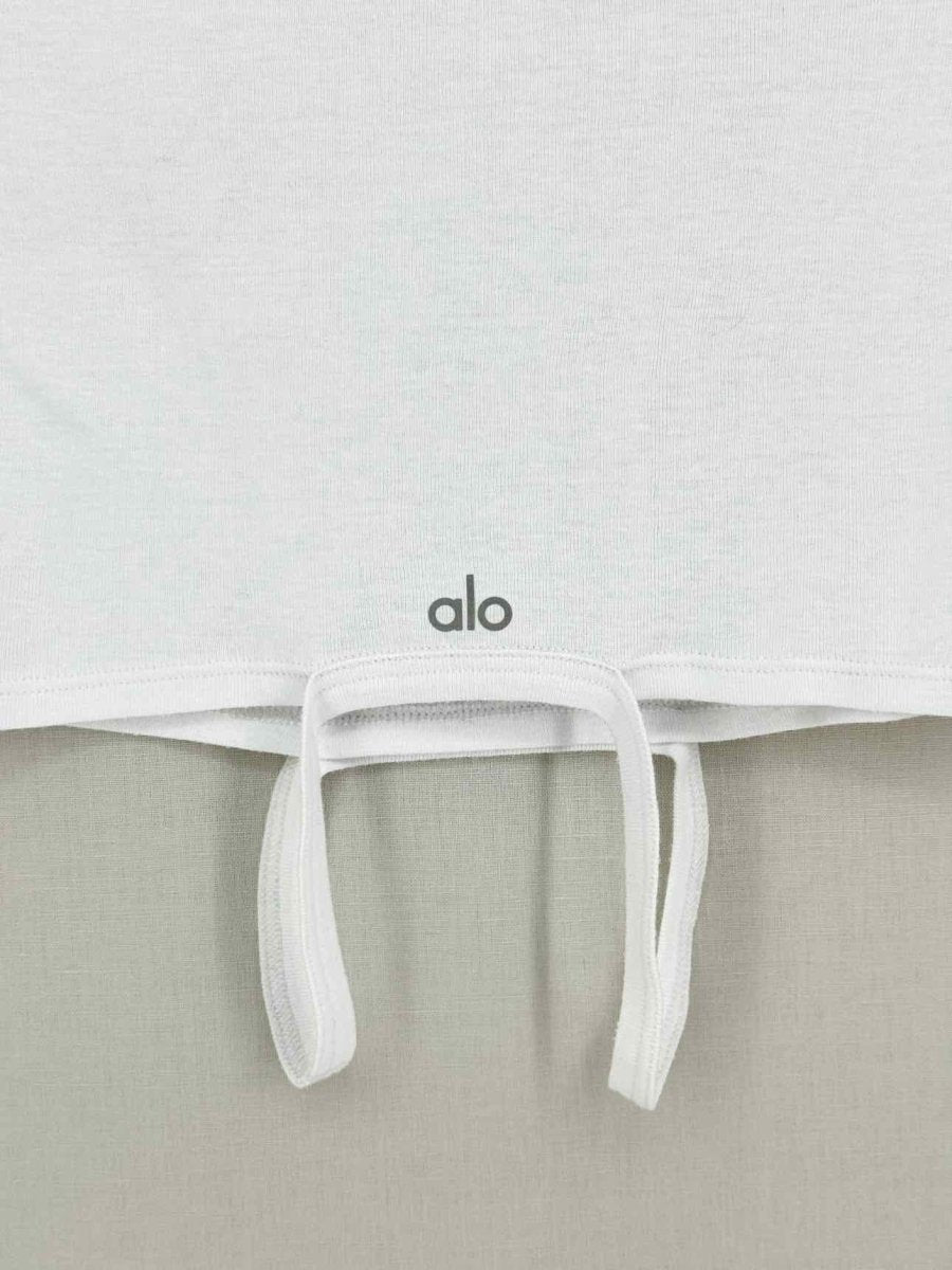 Pre-loved ALO Yoga White Size XSmall T-shirt at Reems Closet