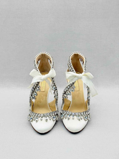 Pre-loved AQUAZZURA Stella Jeweled Bridle White Size EU 35 Pumps at Reems Closet