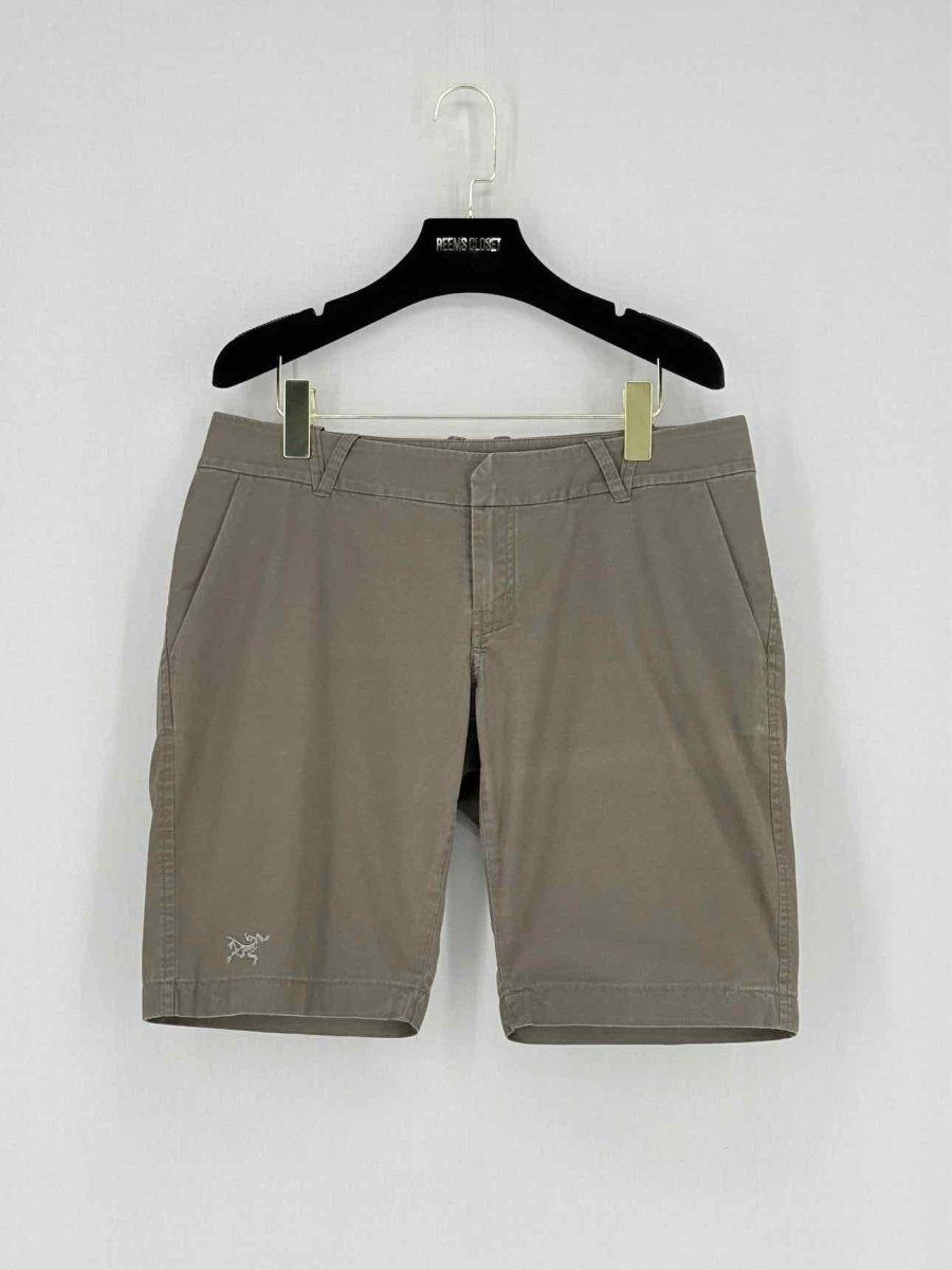 Pre - loved ARC’TERYX Khaki Size US 10 Shorts at Reems Closet