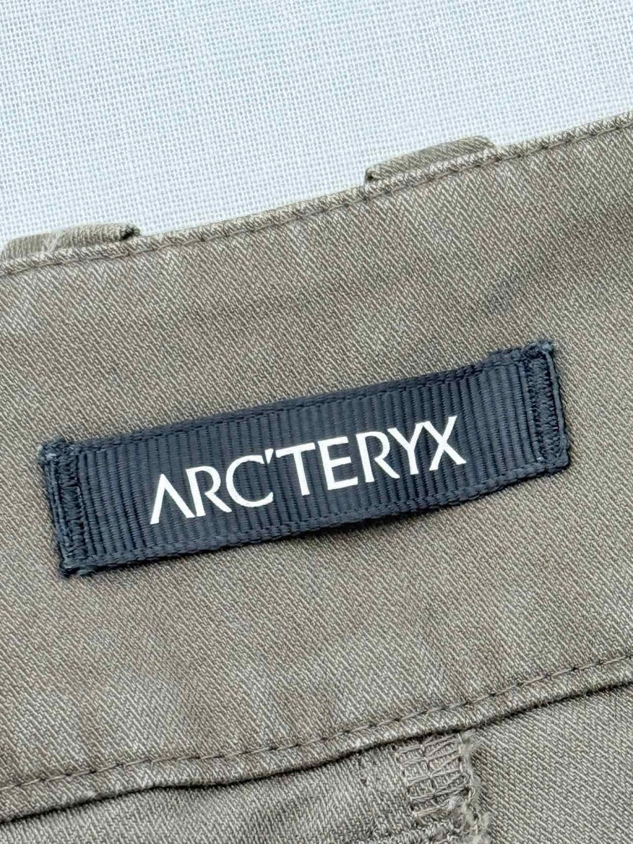 Pre - loved ARC’TERYX Khaki Size US 10 Shorts at Reems Closet