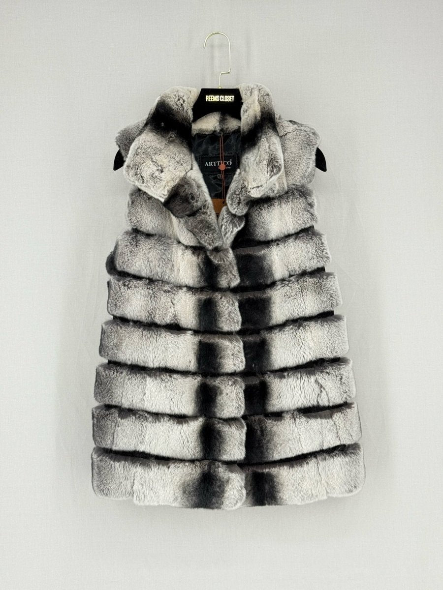 Pre - loved ARTTICO Fur Grey & Black Size Small Gilet at Reems Closet