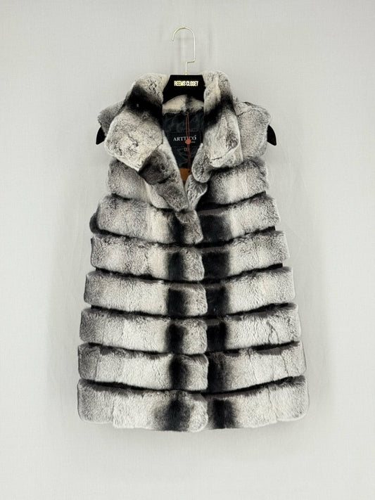 Pre - loved ARTTICO Fur Grey & Black Size Small Gilet at Reems Closet