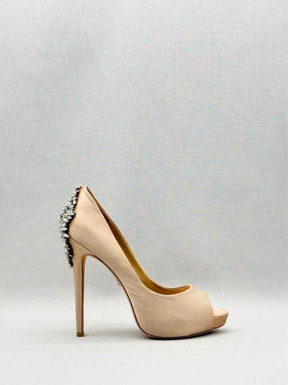 Pre-loved BADGLEY MISCHKA Beige Size EU 38.5 Pumps at Reems Closet