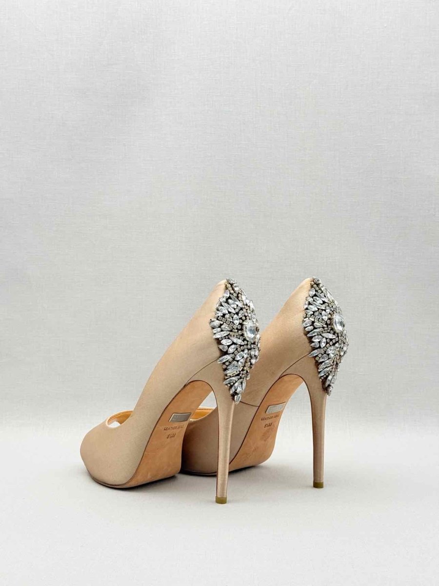 Pre-loved BADGLEY MISCHKA Beige Size EU 38.5 Pumps at Reems Closet