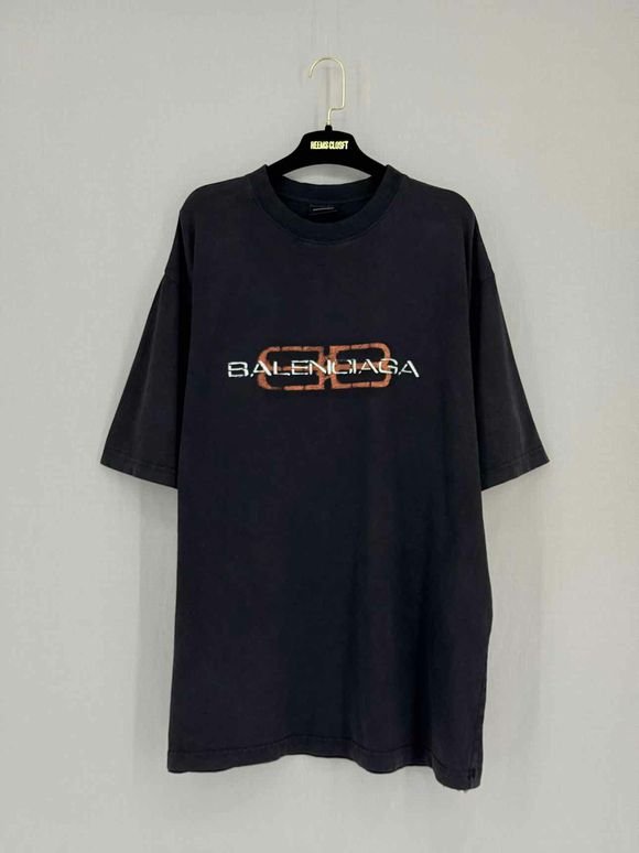 Pre-loved BALENCIAGA BB Stencil Print Black Size Large T-shirt at Reems Closet