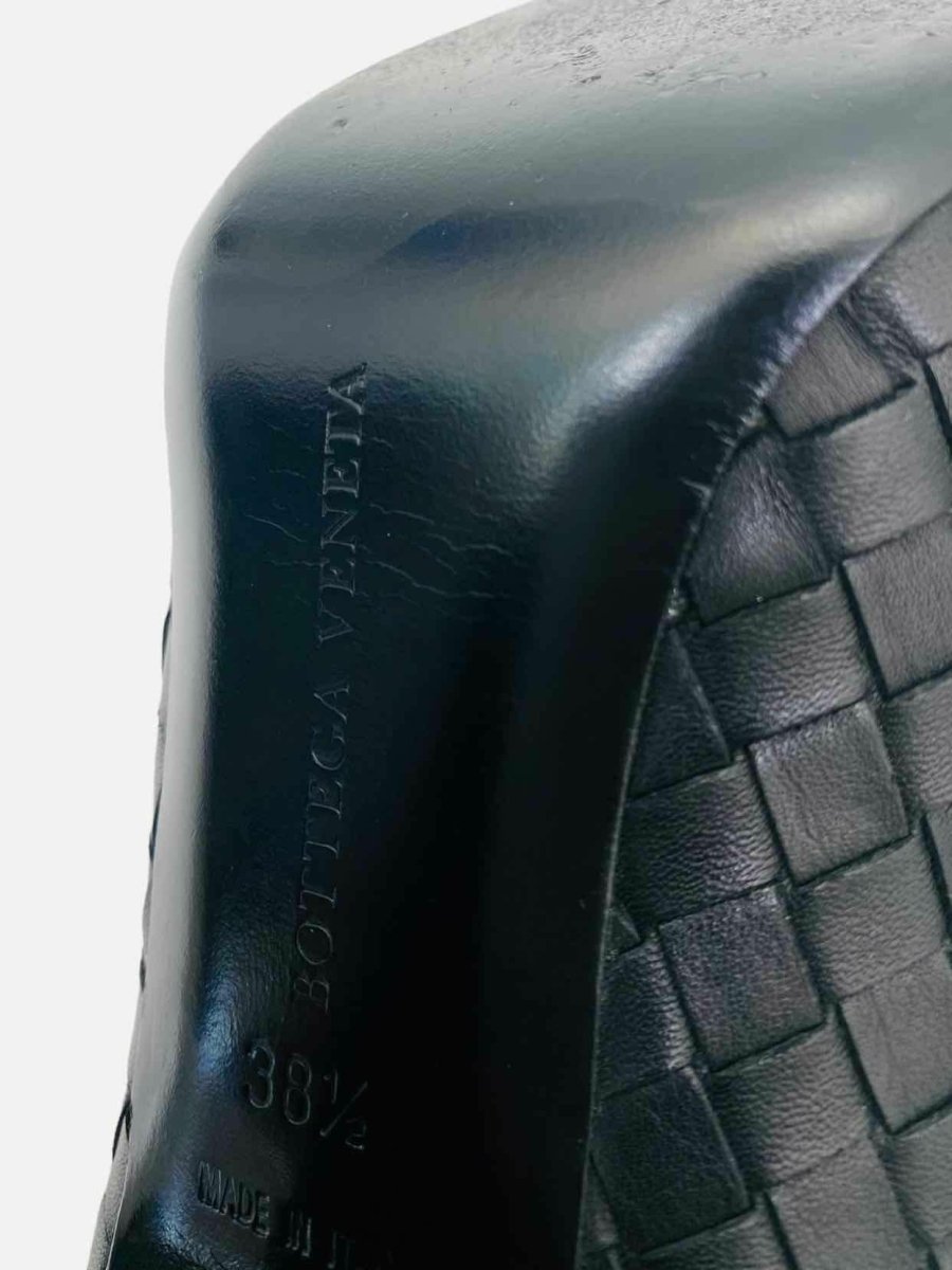 Pre - loved BOTTEGA VENETA Almond Toe Black Size EU 38.5 Pumps at Reems Closet
