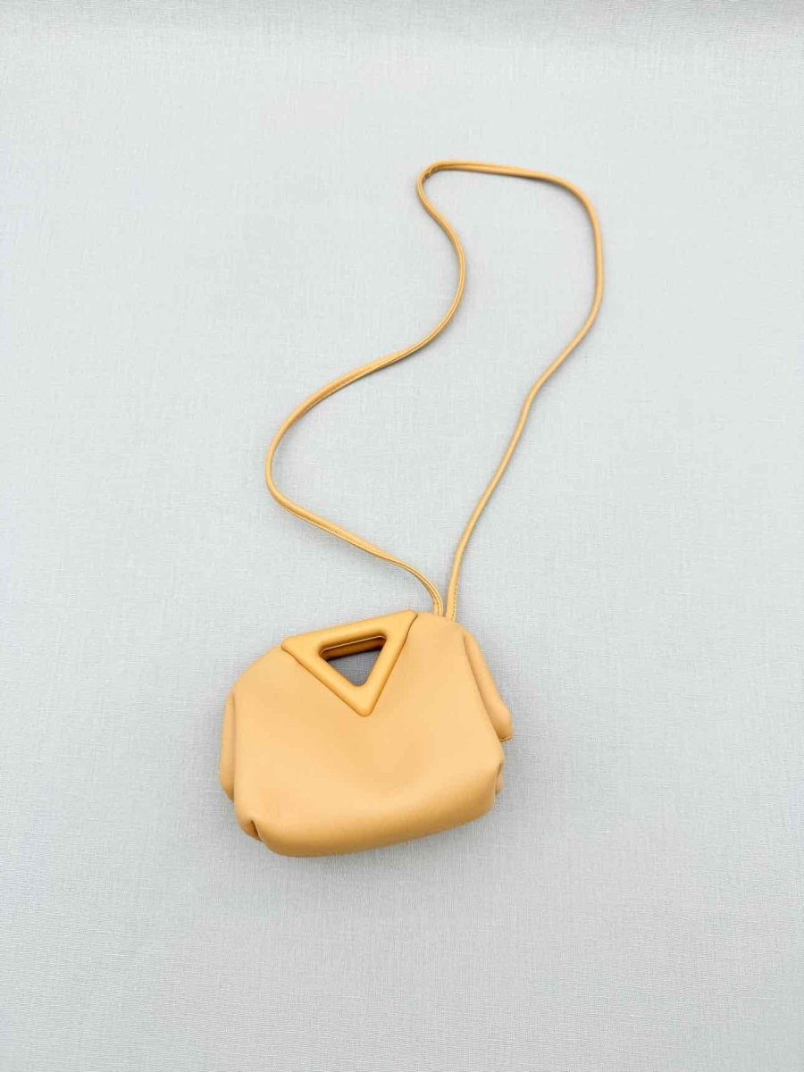 Pre - loved BOTTEGA VENETA Beige Coin Wallet at Reems Closet