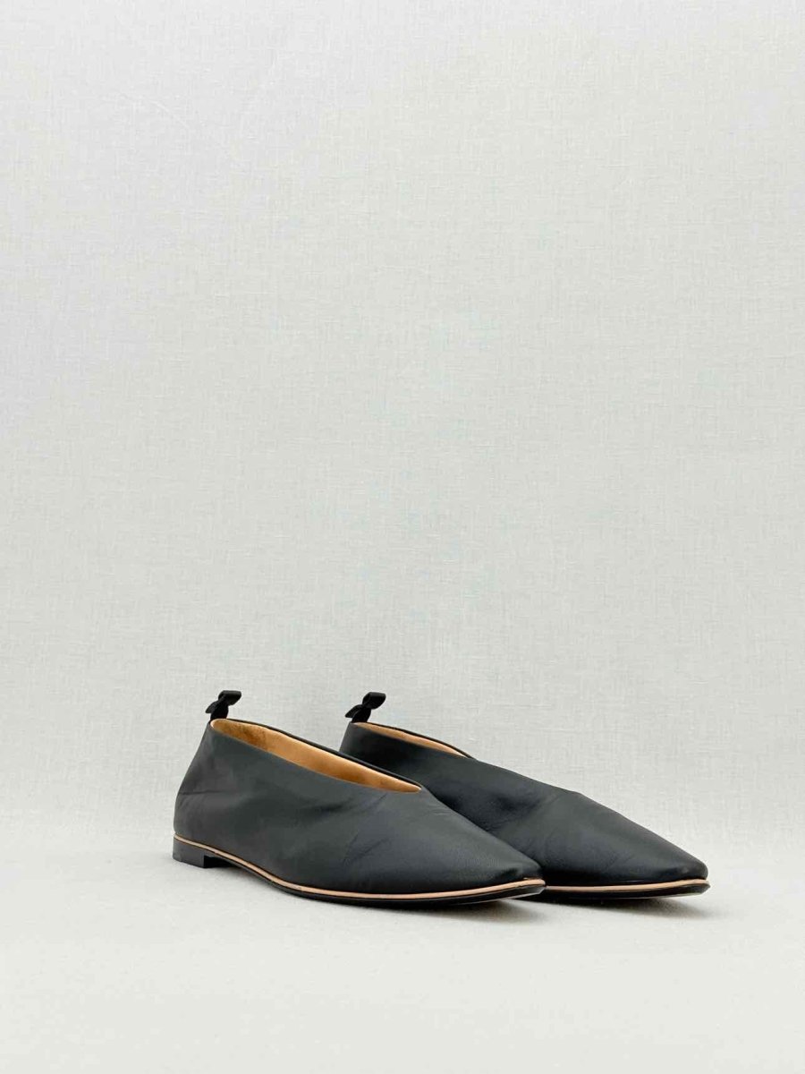 Pre - loved BOTTEGA VENETA Black Size EU 39.5 Flat Shoes at Reems Closet