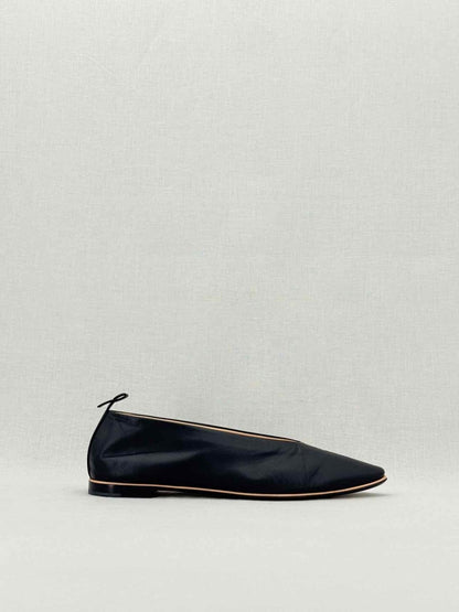 Pre - loved BOTTEGA VENETA Black Size EU 39.5 Flat Shoes at Reems Closet