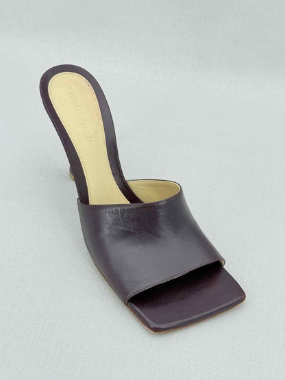 Pre - loved BOTTEGA VENETA Burgundy Size EU 38.5 Heeled Sandals at Reems Closet