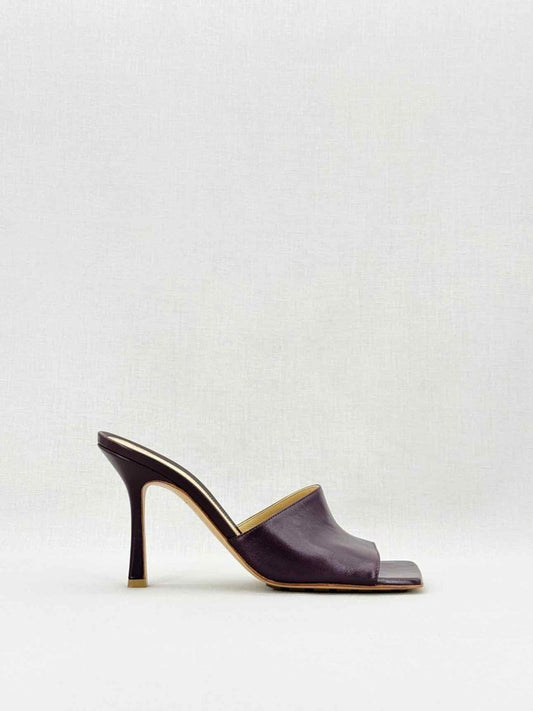 Pre - loved BOTTEGA VENETA Burgundy Size EU 38.5 Heeled Sandals at Reems Closet