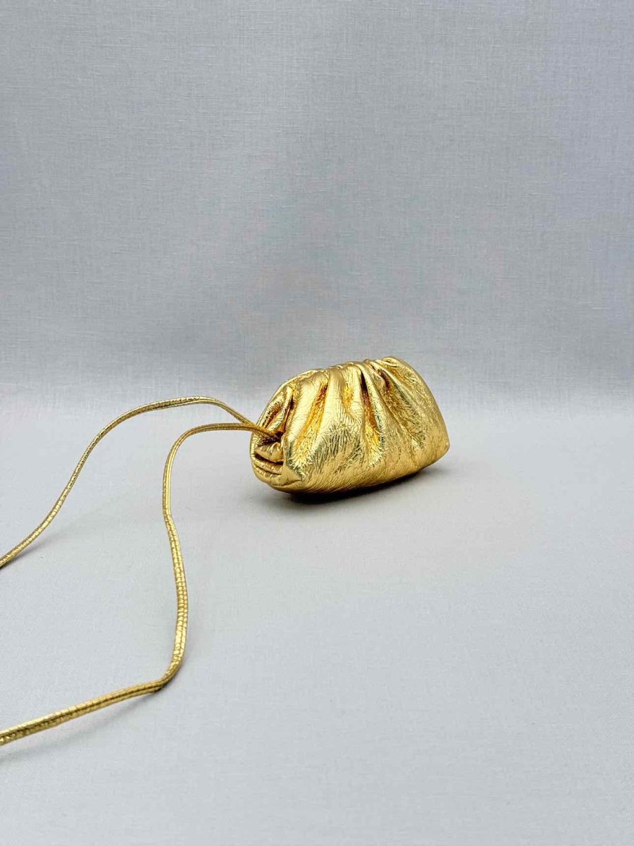 Pre-loved BOTTEGA VENETA Gold Metallic Coin Wallet at Reems Closet