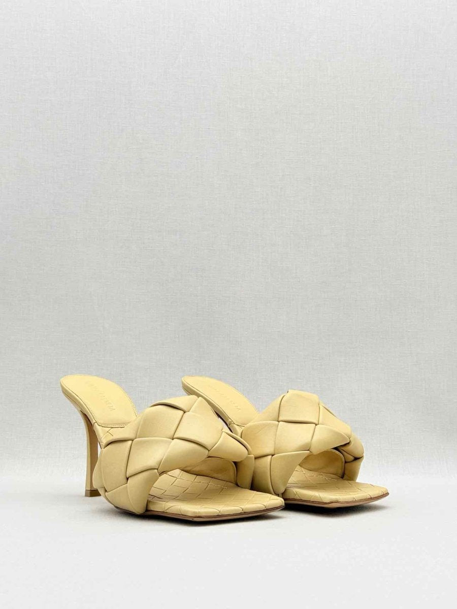 Pre - loved BOTTEGA VENETA Lido Beige Size EU 38.5 Mules at Reems Closet