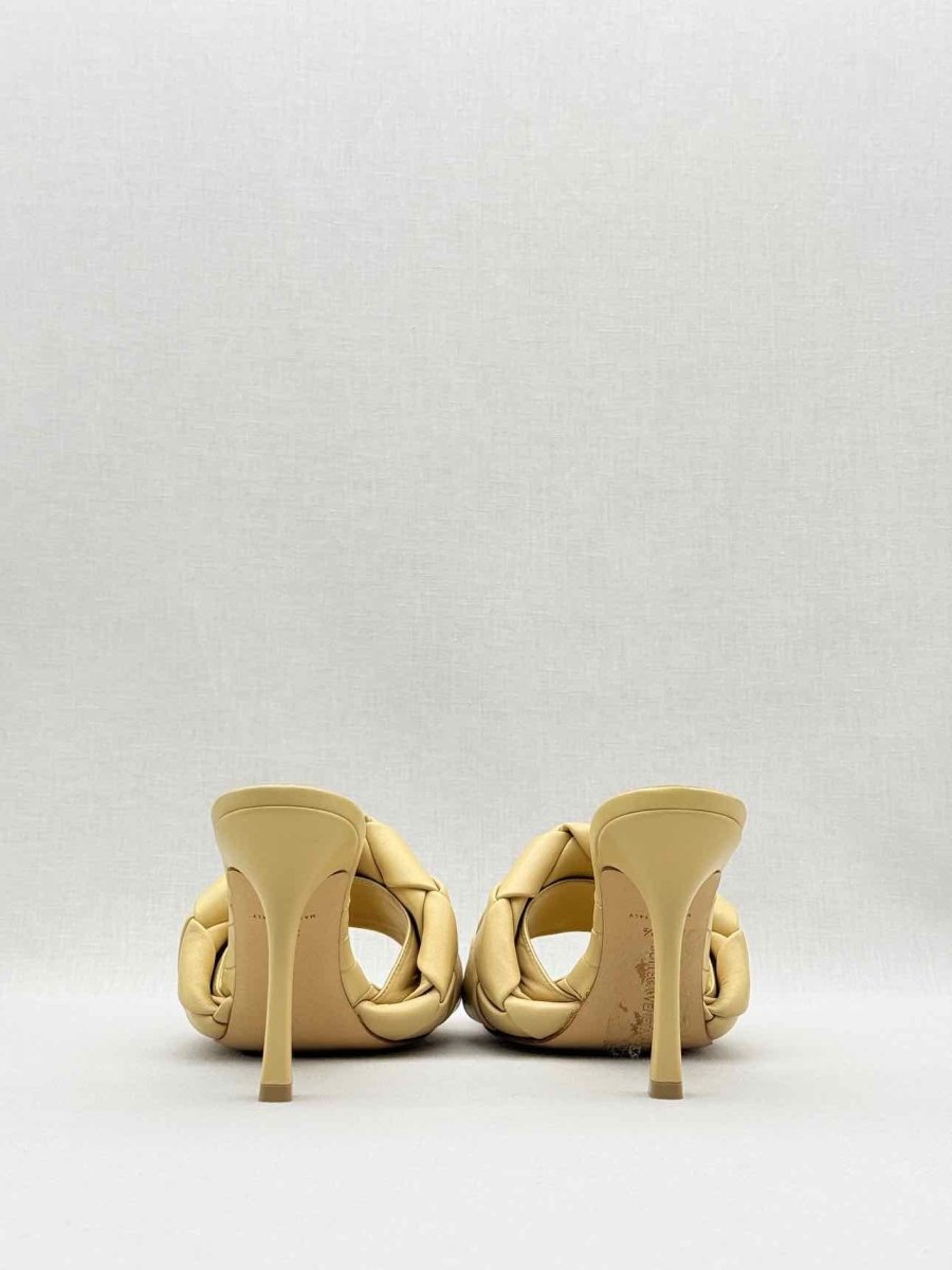 Pre - loved BOTTEGA VENETA Lido Beige Size EU 38.5 Mules at Reems Closet