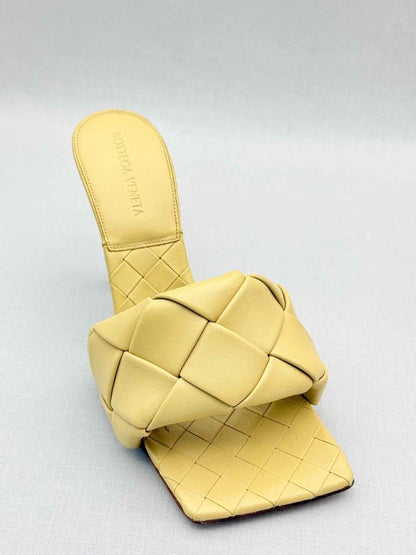 Pre - loved BOTTEGA VENETA Lido Beige Size EU 38.5 Mules at Reems Closet