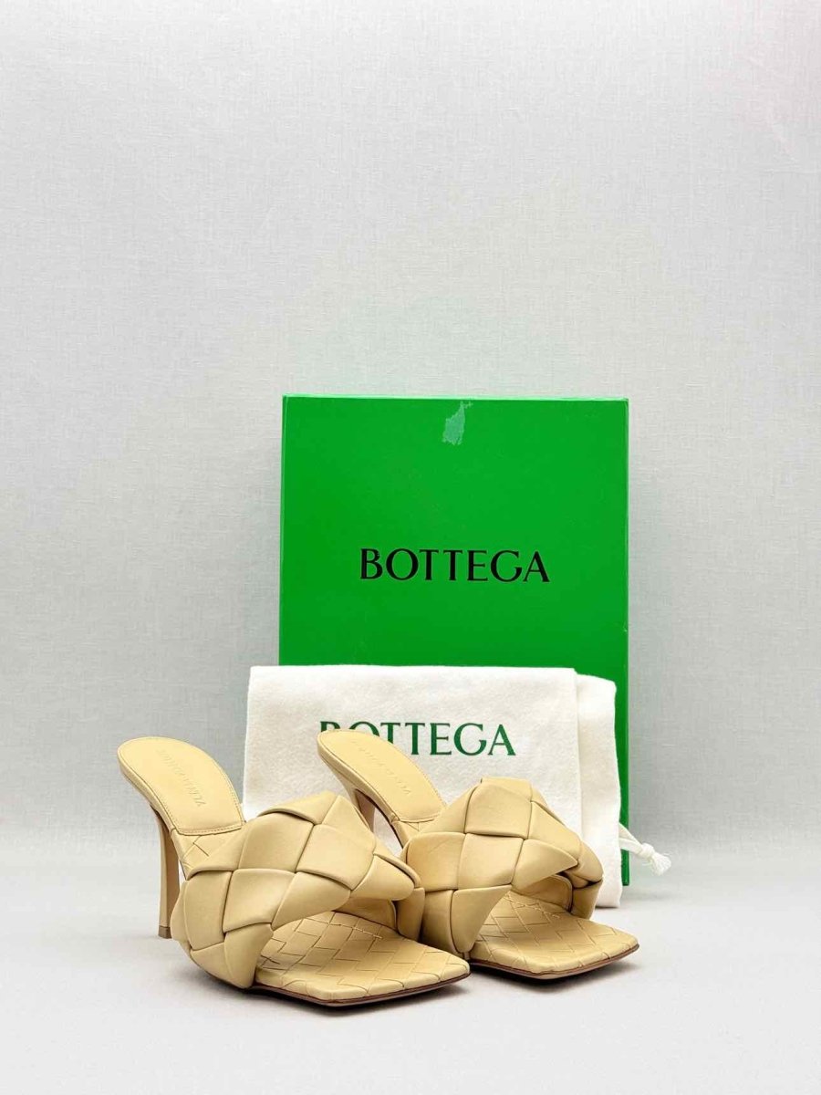 Pre - loved BOTTEGA VENETA Lido Beige Size EU 38.5 Mules at Reems Closet