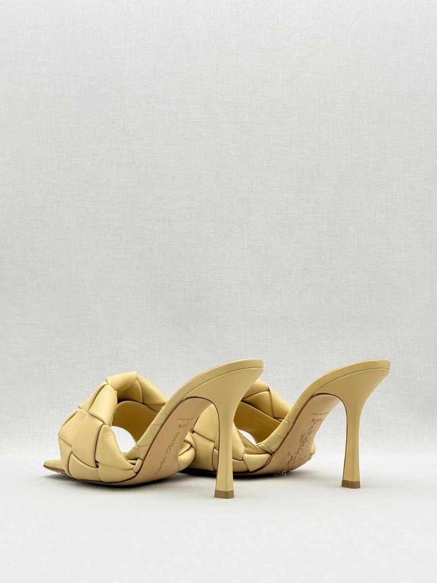 Pre - loved BOTTEGA VENETA Lido Beige Size EU 38.5 Mules at Reems Closet