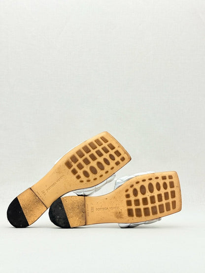 Pre - loved BOTTEGA VENETA Metallic Silver Size EU 38.5 Sandals at Reems Closet