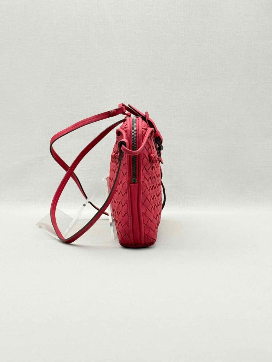Pre-loved BOTTEGA VENETA Nodini Red Intrecciato Crossbody at Reems Closet