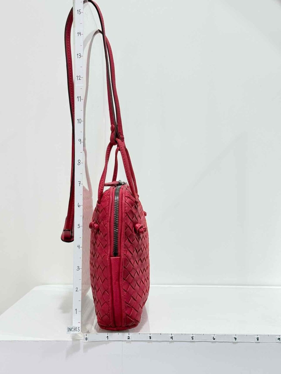 Pre-loved BOTTEGA VENETA Nodini Red Intrecciato Crossbody at Reems Closet