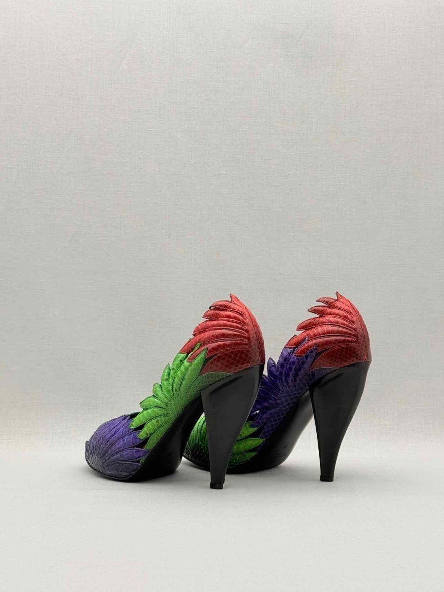 Pre - loved BOTTEGA VENETA Red Multicolor Floral Size EU 39 Pumps at Reems Closet
