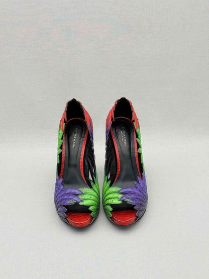 Pre - loved BOTTEGA VENETA Red Multicolor Floral Size EU 39 Pumps at Reems Closet