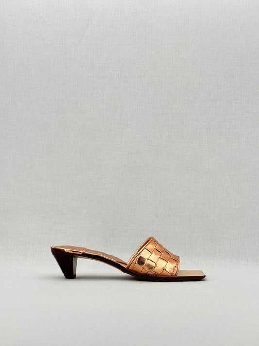 Pre - loved BOTTEGA VENETA Rose Gold Size EU 39.5 Heeled Shoes at Reems Closet