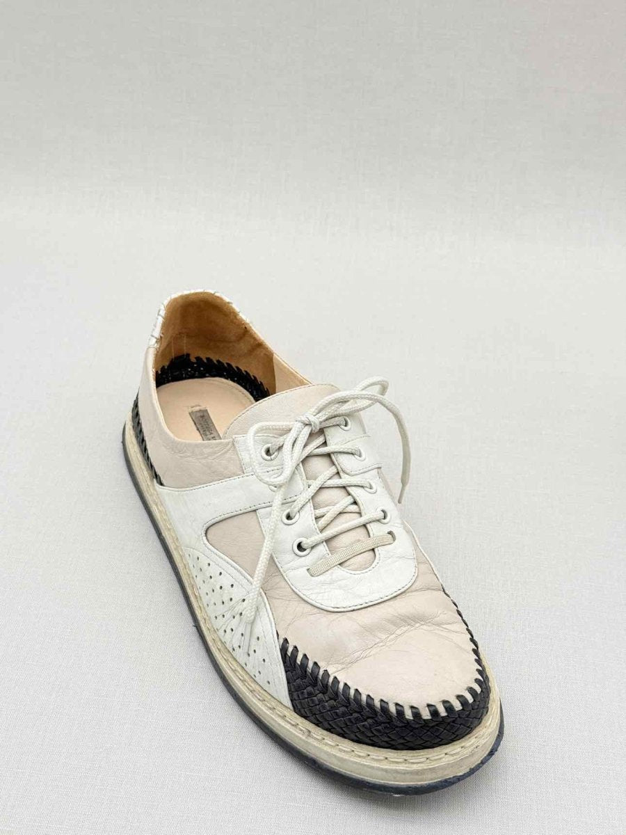 Pre - loved BOTTEGA VENETA Size EU 40 Sneakers at Reems Closet