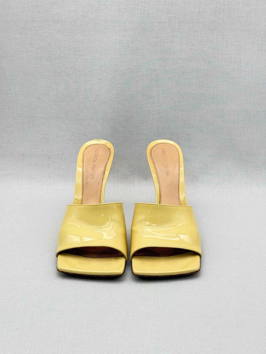 Pre-loved BOTTEGA VENETA Stretch Yellow Size EU 39 Mules at Reems Closet