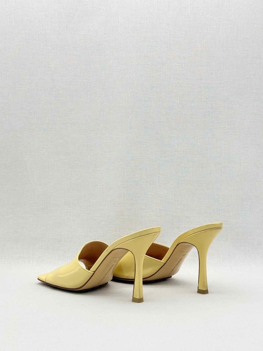 Pre-loved BOTTEGA VENETA Stretch Yellow Size EU 39 Mules at Reems Closet