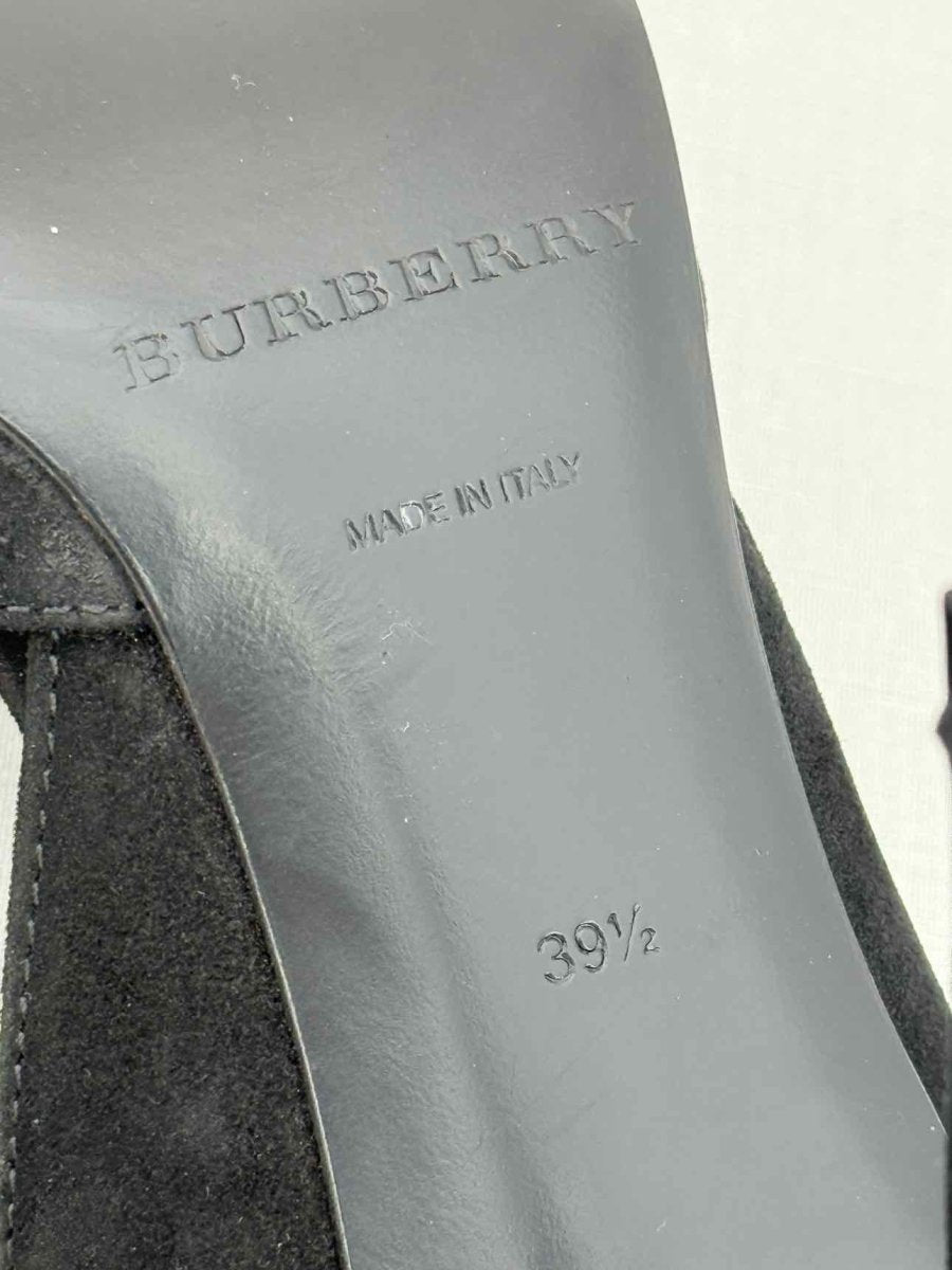 Pre - loved BURBERRY Black Size EU 39.5 Pumps at Reems Closet
