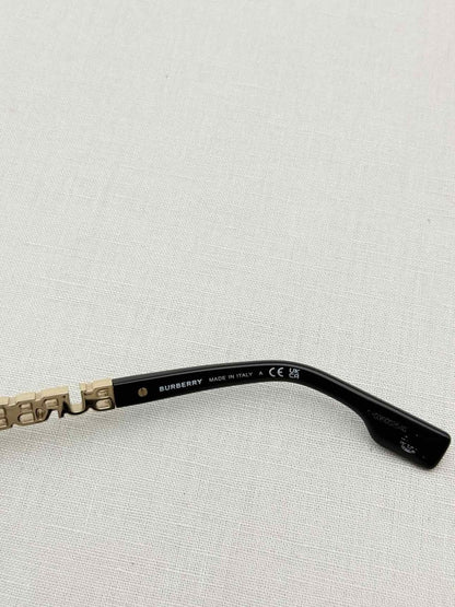 Pre-loved BURBERRY Black Sunglasses at Reems Closet
