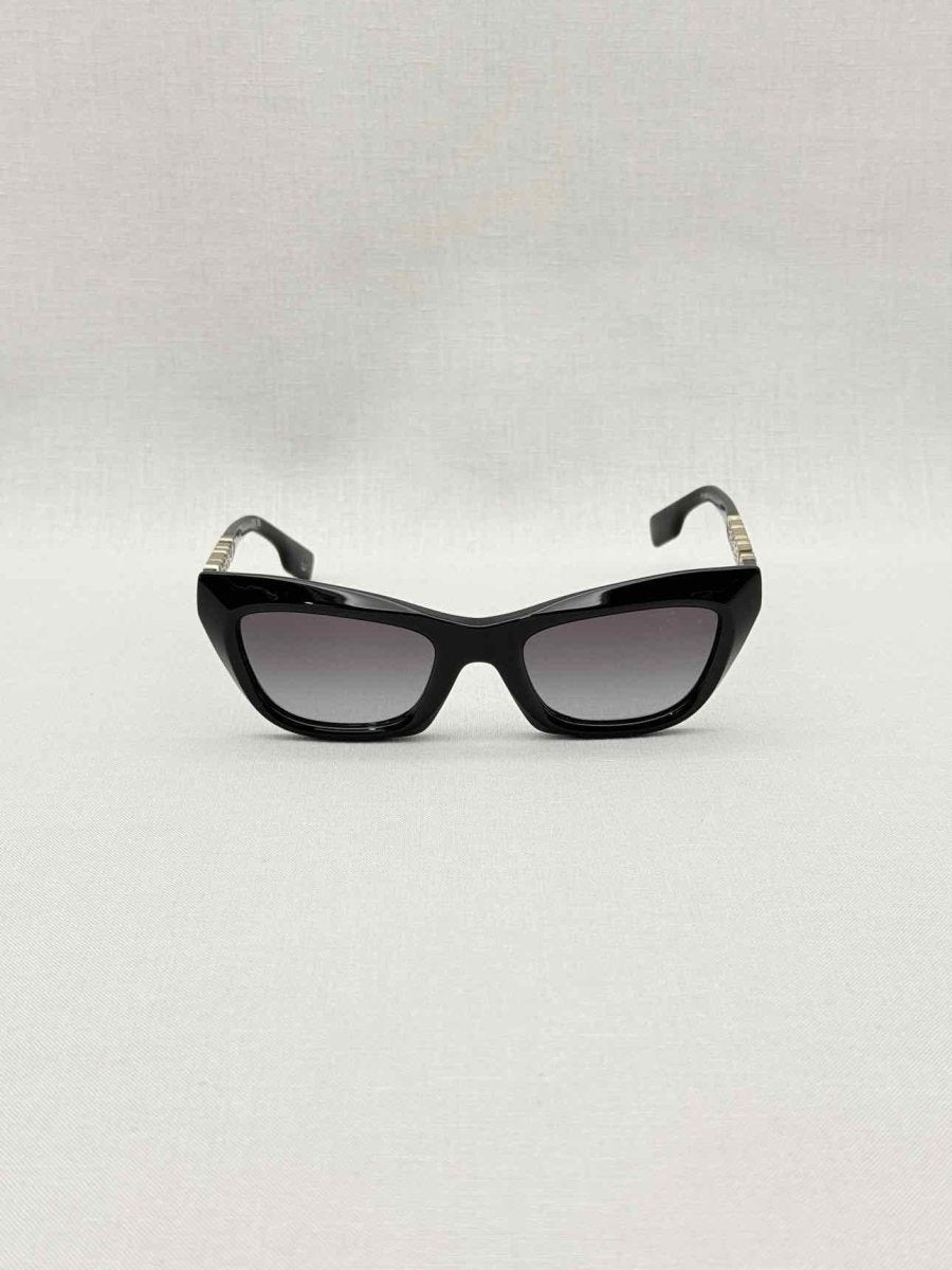 Pre-loved BURBERRY Black Sunglasses at Reems Closet