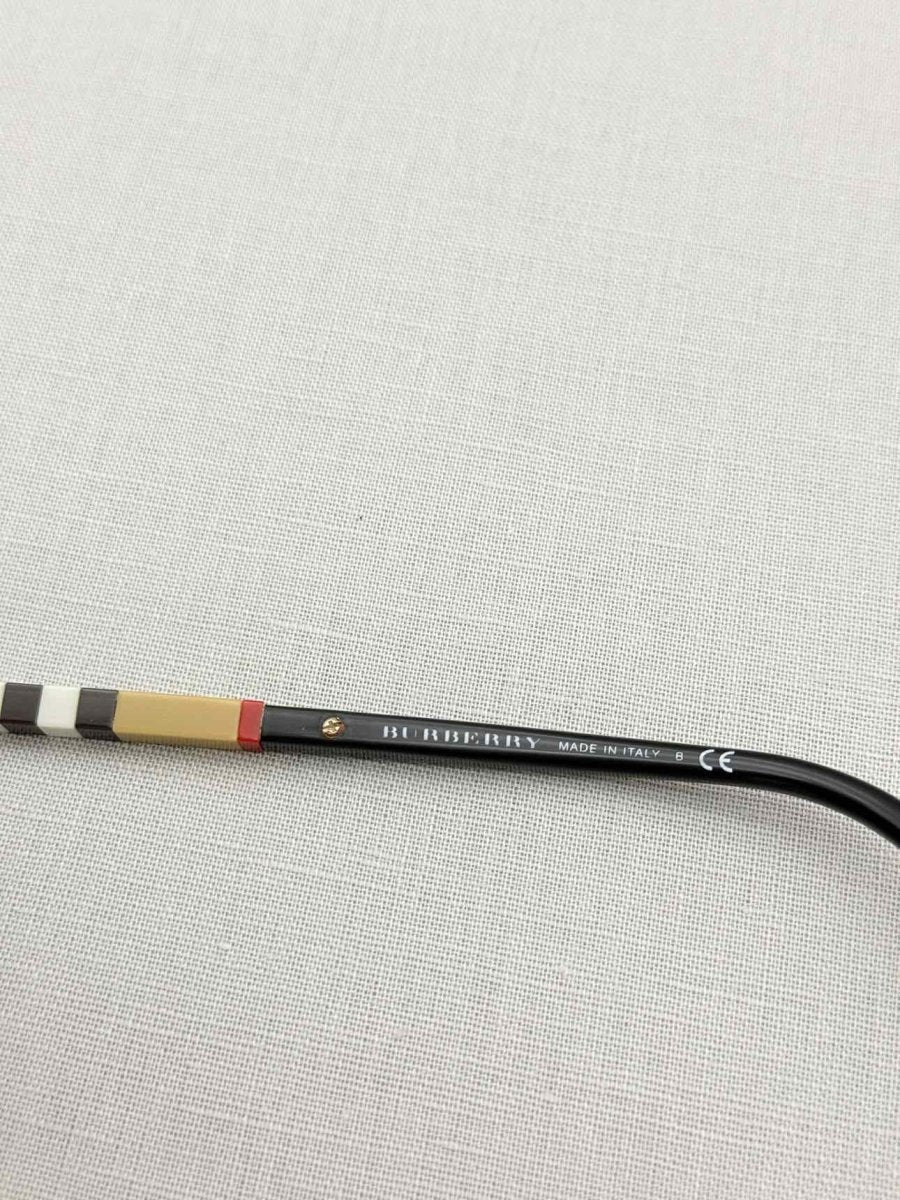 Pre - loved BURBERRY Black Sunglasses at Reems Closet